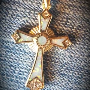 Ladies cross pendant